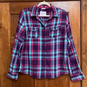 Aeropostale Womens Flannel Shirt
Size XL
Long sleeves with roll up tabs
